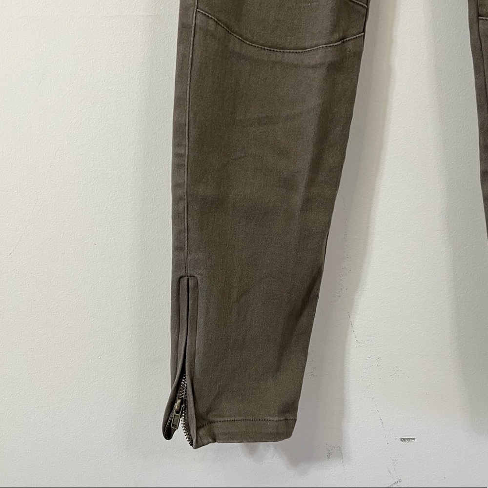 Umgee Army Green Ankle Zipper Pull On Pants - Picture 4 of 6